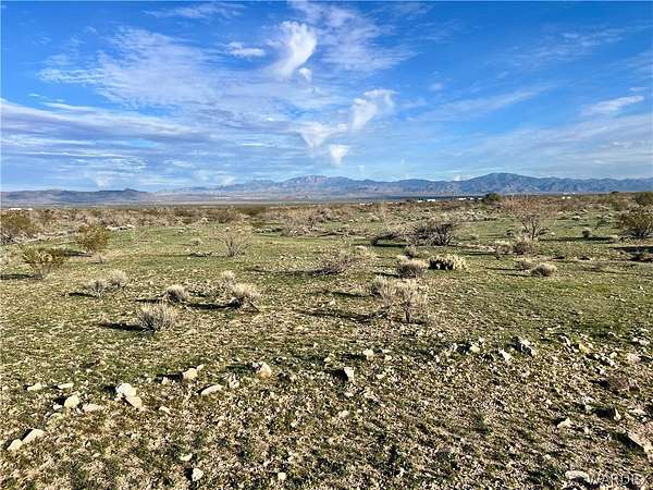 2.35 Acres of Residential Land for Sale in Golden Valley, Arizona