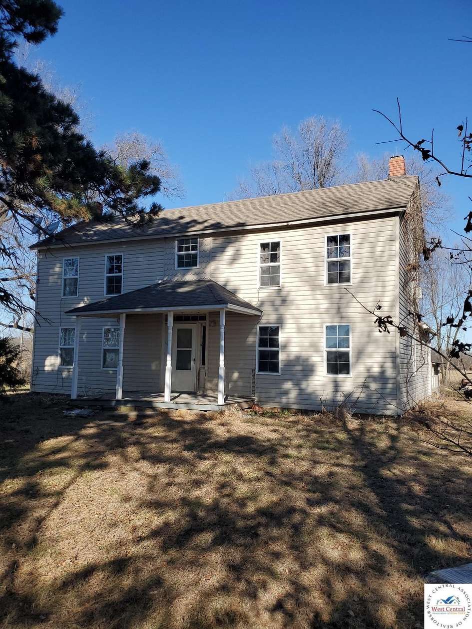 5.5 Acres of Residential Land with Home for Sale in Clinton, Missouri