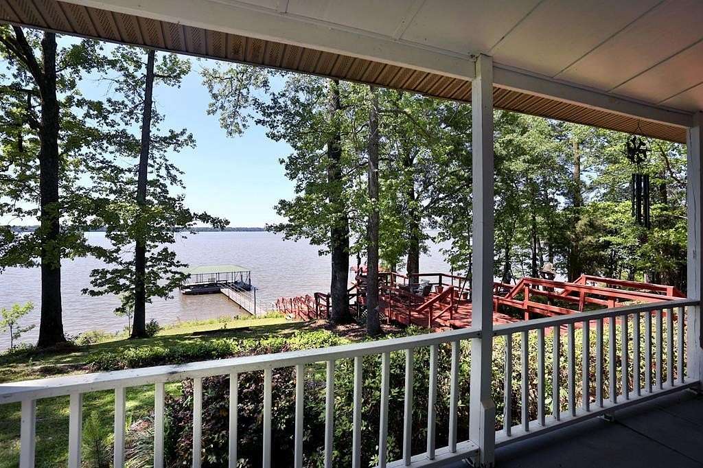 2.8 Acres of Land with Home for Sale in Georgetown, Georgia