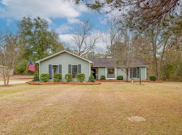 1.5 Acres of Residential Land with Home for Sale in Bainbridge, Georgia