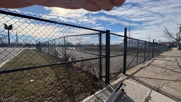 0.07 Acres of Commercial Land for Lease in Newark, New Jersey