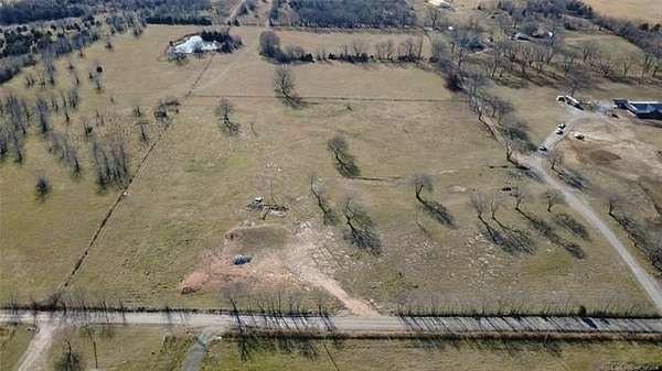 10 Acres of Residential Land for Sale in Tahlequah, Oklahoma