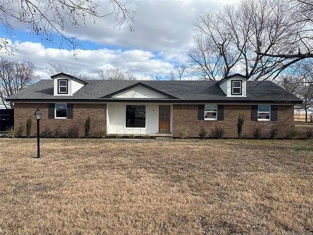 4.44 Acres of Residential Land with Home for Sale in Mounds, Oklahoma