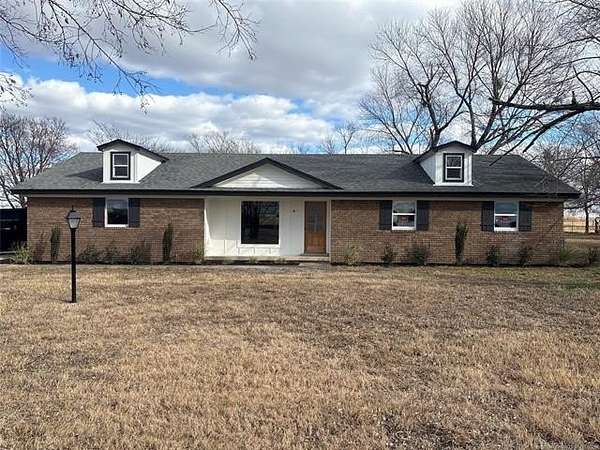 4.44 Acres of Residential Land with Home for Sale in Mounds, Oklahoma