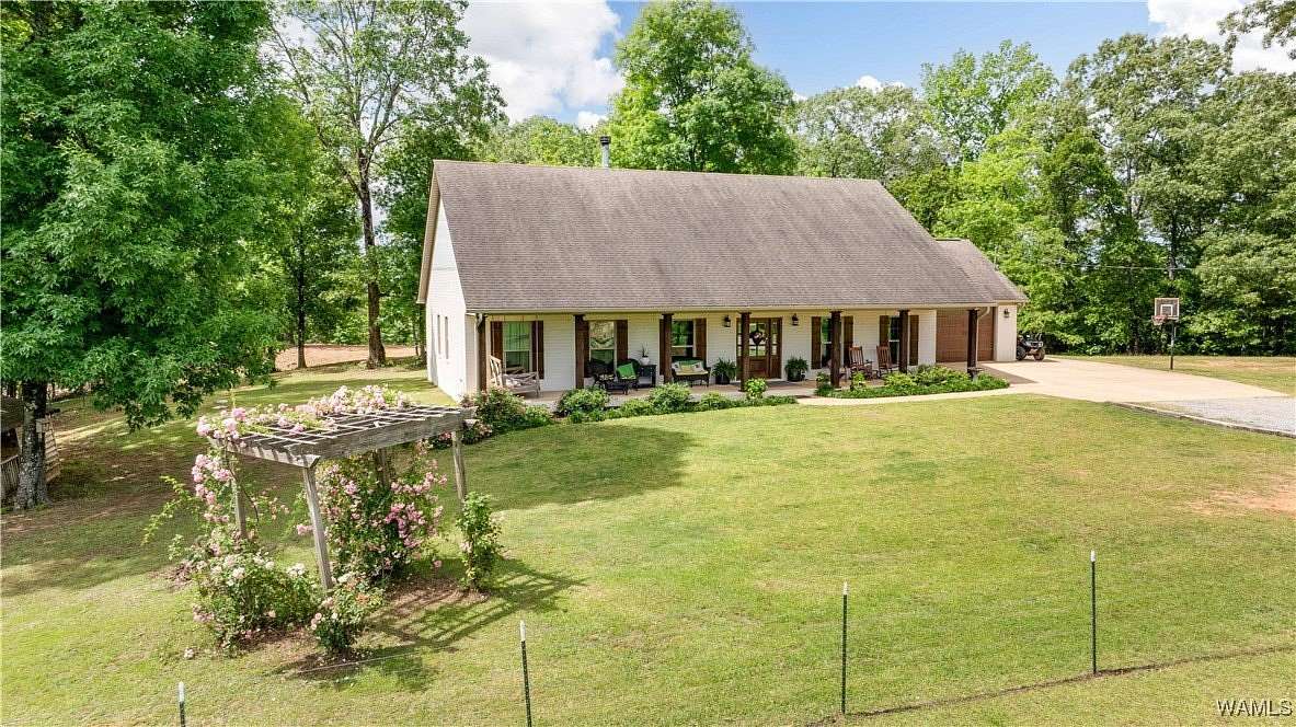 20 Acres of Agricultural Land with Home for Sale in Tuscaloosa, Alabama