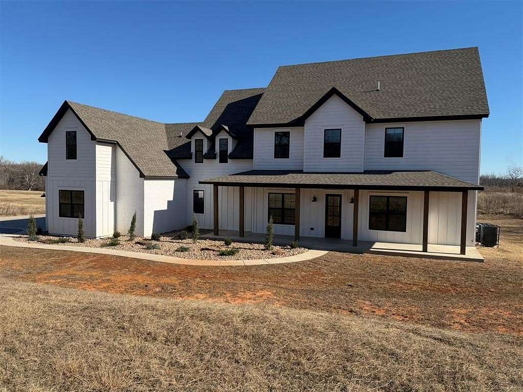 4.87 Acres of Residential Land with Home for Sale in Spencer, Oklahoma