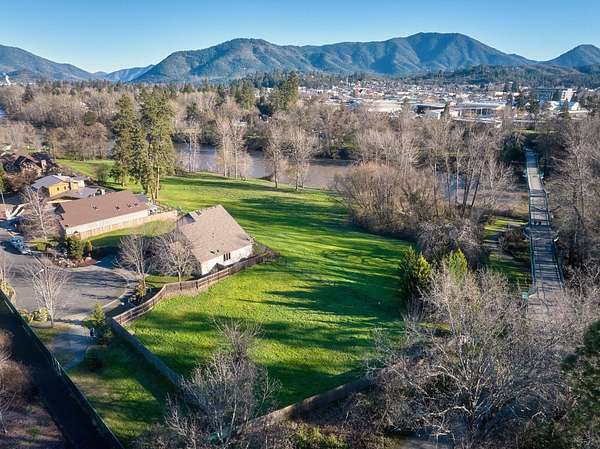 0.17 Acres of Residential Land for Sale in Grants Pass, Oregon