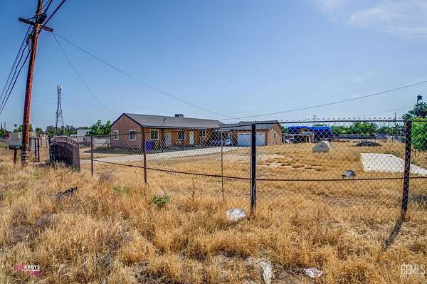 35.6 Acres of Land with Home for Sale in Bakersfield, California