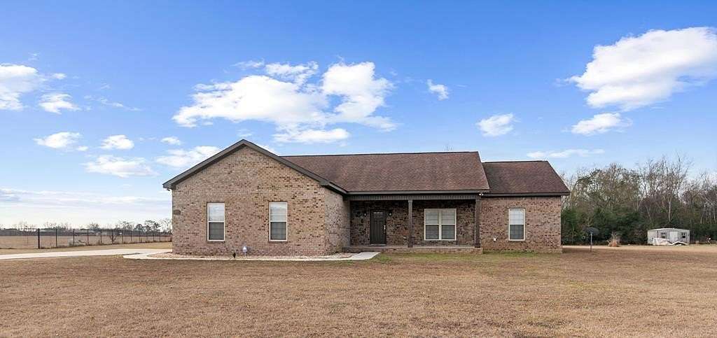 2.56 Acres of Residential Land with Home for Sale in Ashford, Alabama