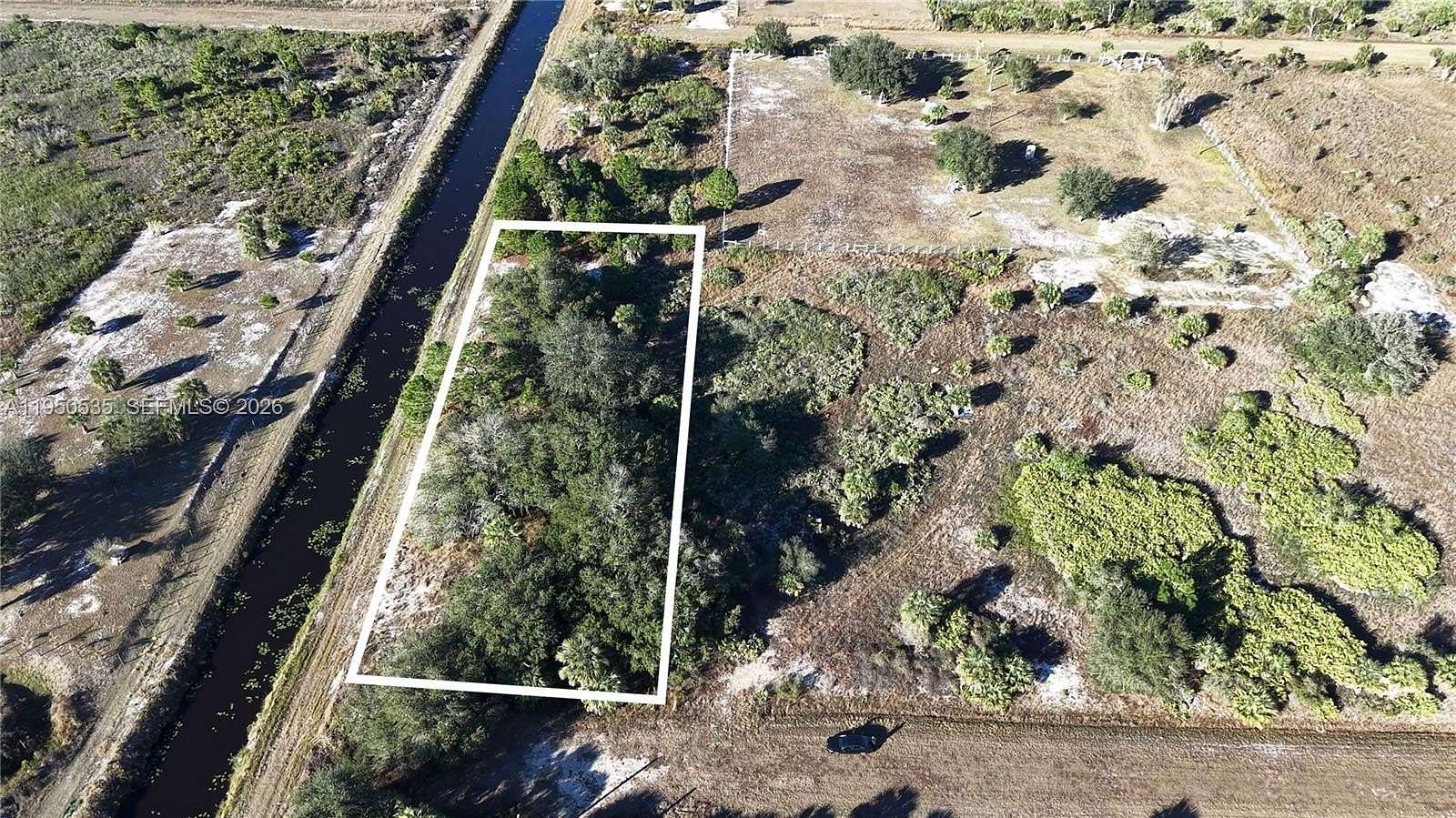 1.25 Acres of Residential Land for Sale in Okeechobee, Florida