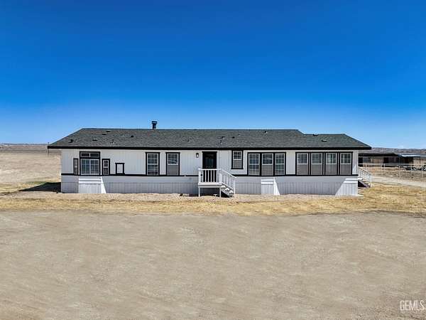 5 Acres of Land with Home for Sale in Taft, California