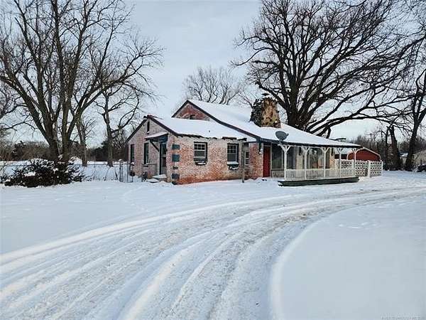 2 Acres of Residential Land with Home for Sale in Ponca City, Oklahoma