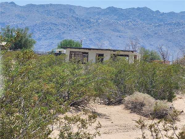 5 Acres of Residential Land for Sale in Twentynine Palms, California