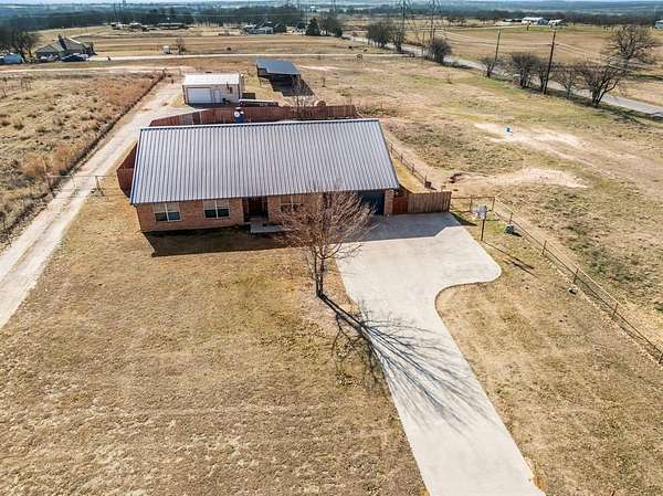5 Acres of Residential Land with Home for Sale in Alvord, Texas