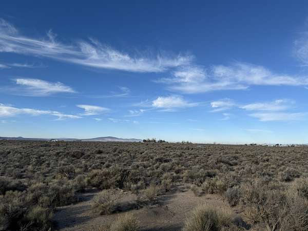 2.28 Acres of Residential Land for Sale in Christmas Valley, Oregon