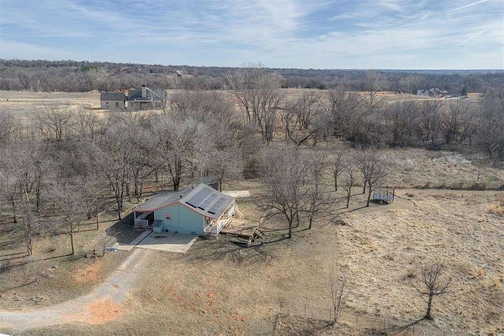 10.2 Acres of Land with Home for Sale in Edmond, Oklahoma