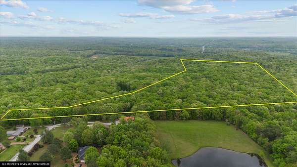 41.6 Acres of Agricultural Land for Sale in McEwen, Tennessee