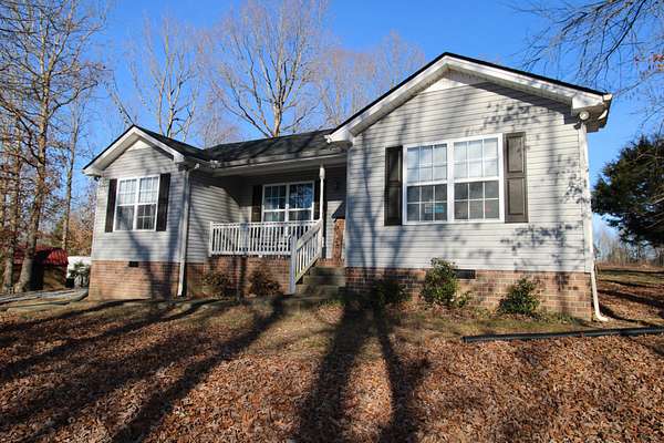 5 Acres of Residential Land with Home for Sale in Portland, Tennessee