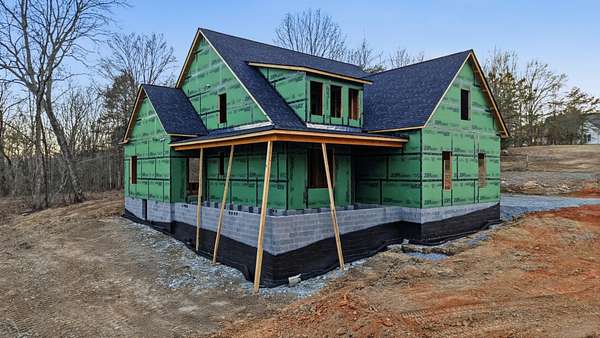 4 Acres of Residential Land with Home for Sale in Harrison, Tennessee