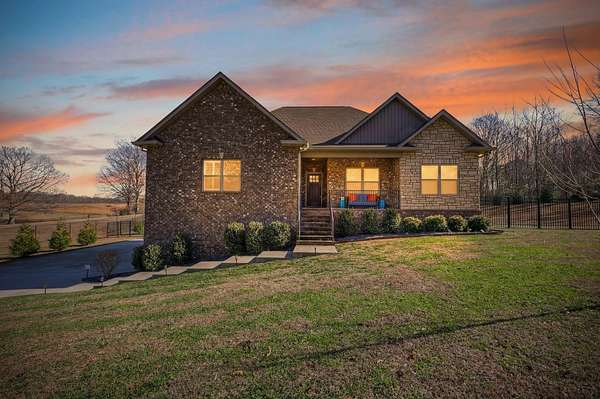 1.55 Acres of Land with Home for Sale in Springfield, Tennessee