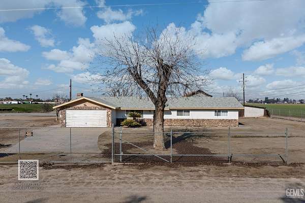 19.6 Acres of Land with Home for Sale in Bakersfield, California