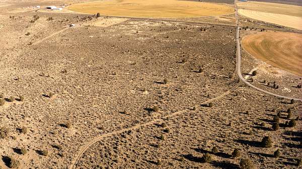 5 Acres of Residential Land for Sale in Christmas Valley, Oregon