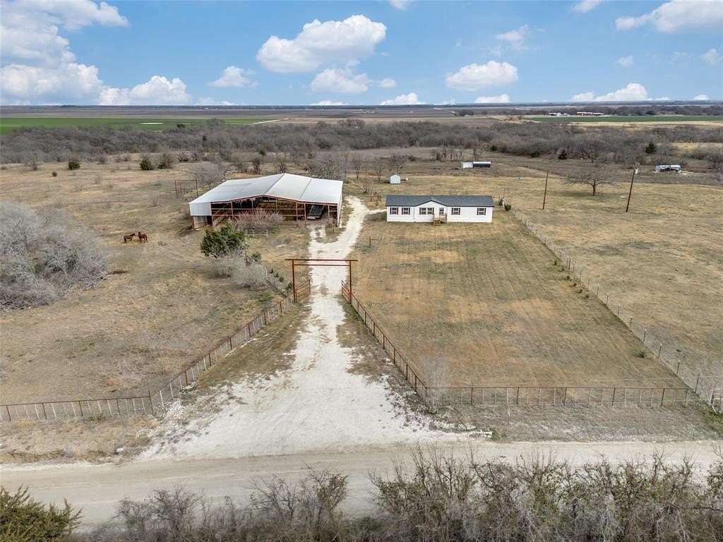 16.5 Acres of Land with Home for Sale in Bynum, Texas