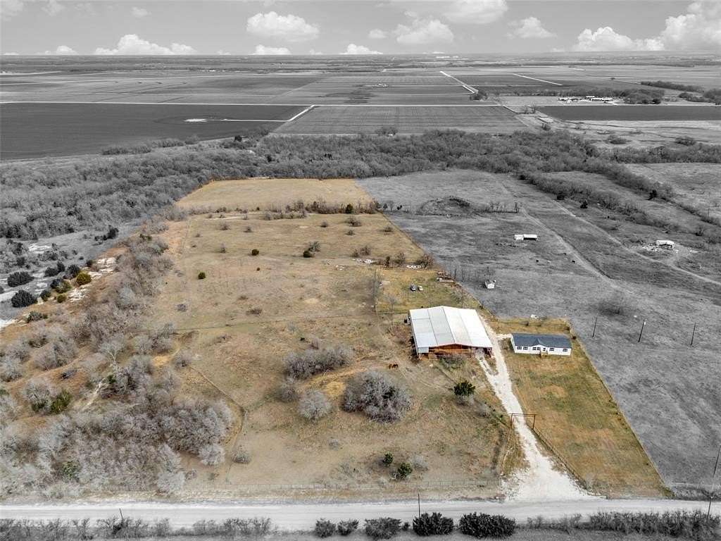 16.5 Acres of Land with Home for Sale in Bynum, Texas