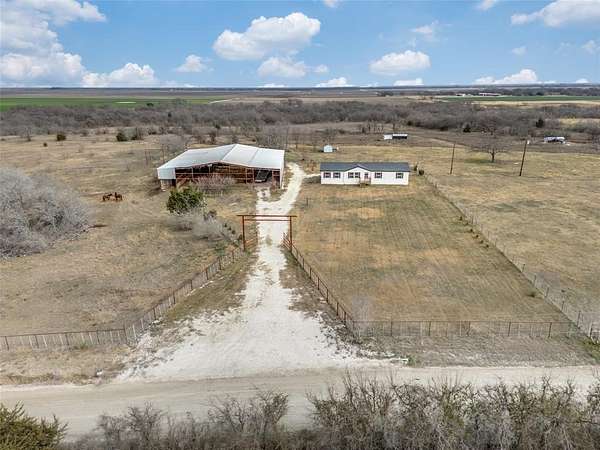16.5 Acres of Land with Home for Sale in Bynum, Texas