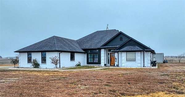 10.1 Acres of Land with Home for Sale in Ennis, Texas