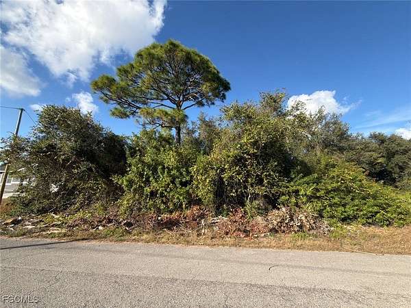 0.25 Acres of Land for Sale in Lehigh Acres, Florida