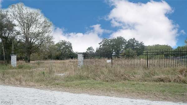 1 Acre of Land for Sale in Clewiston, Florida
