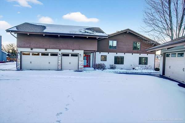 2 Acres of Residential Land with Home for Sale in Richmond, Illinois