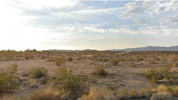 1 Acre of Residential Land for Sale in Yucca, Arizona