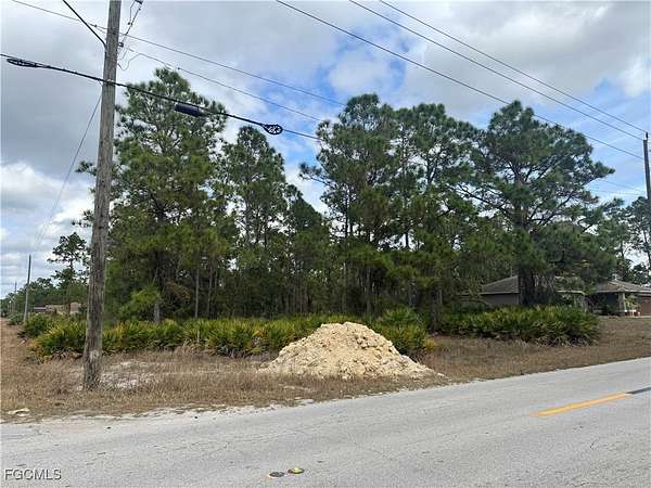 0.25 Acres of Residential Land for Sale in Lehigh Acres, Florida