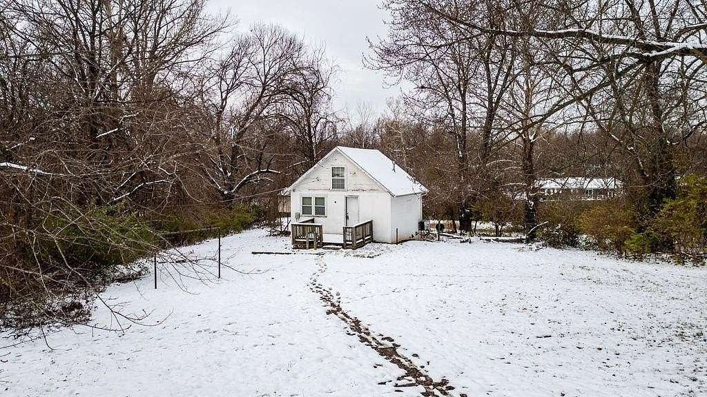 3.5 Acres of Residential Land with Home for Sale in Kansas City, Missouri