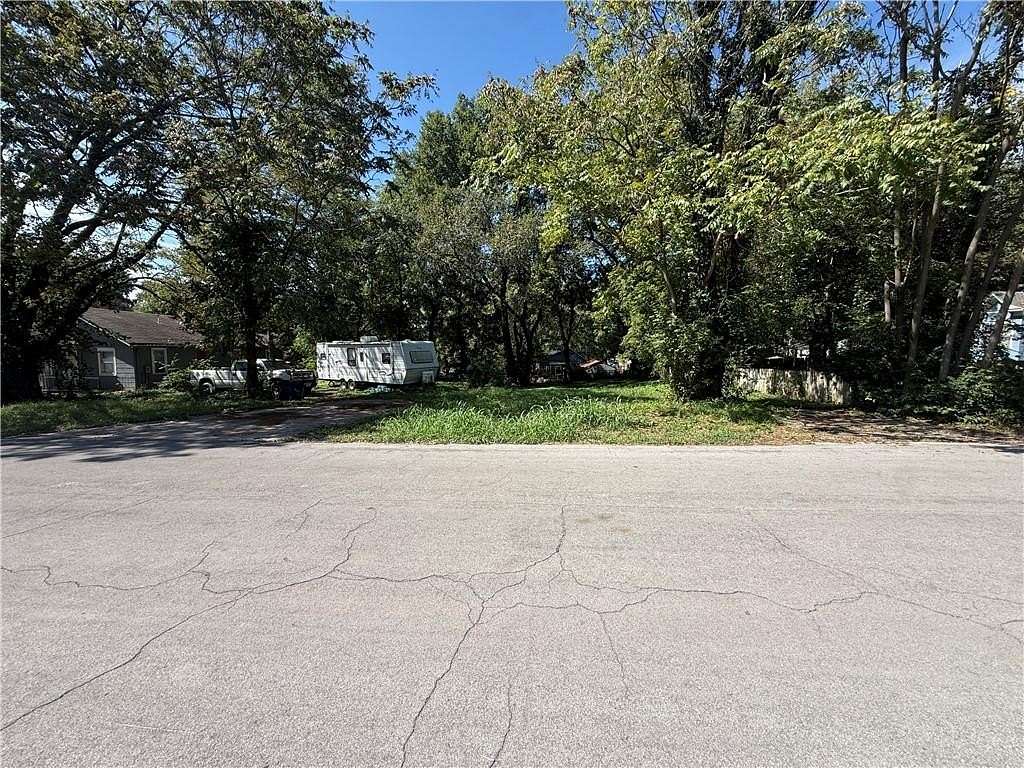 0.3 Acres of Residential Land for Sale in Independence, Missouri
