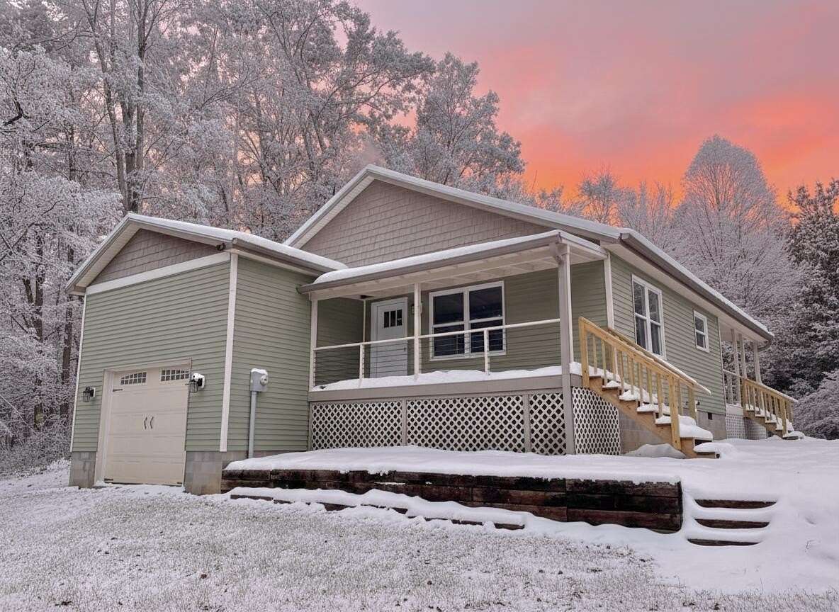 2 Acres of Residential Land with Home for Sale in Wallingford, Kentucky