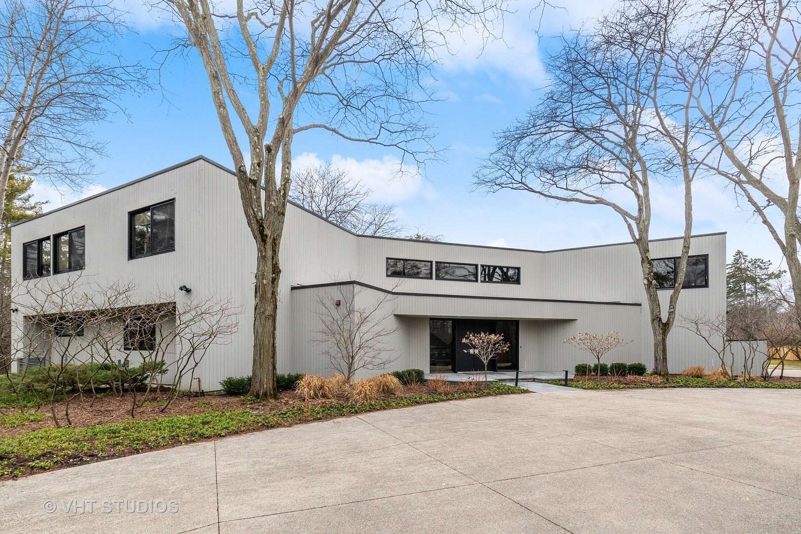 1.78 Acres of Residential Land with Home for Sale in Glencoe, Illinois