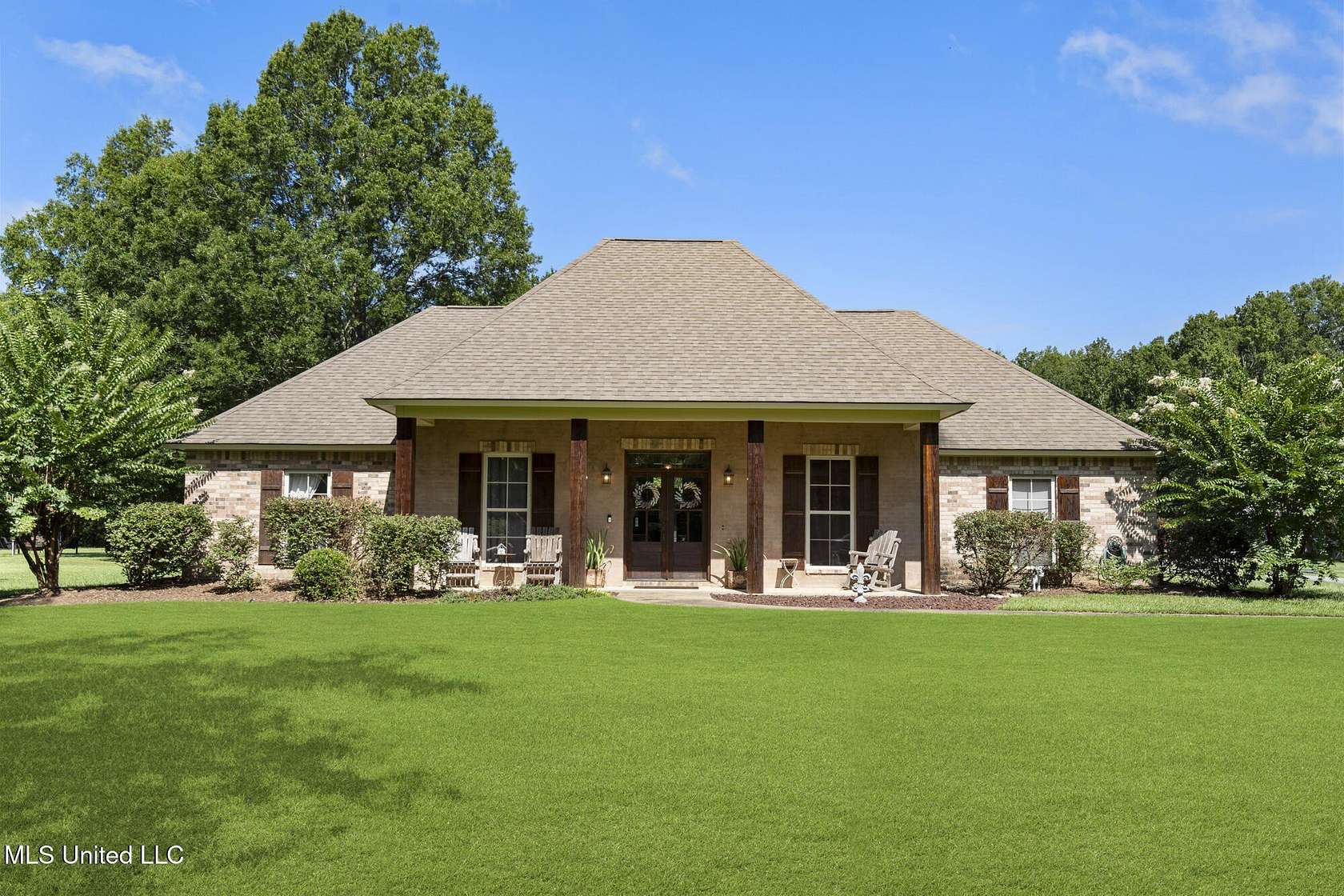 1.89 Acres of Residential Land with Home for Sale in Summit, Mississippi