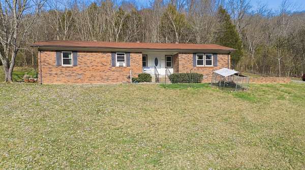 2 Acres of Residential Land with Home for Sale in Carthage, Tennessee