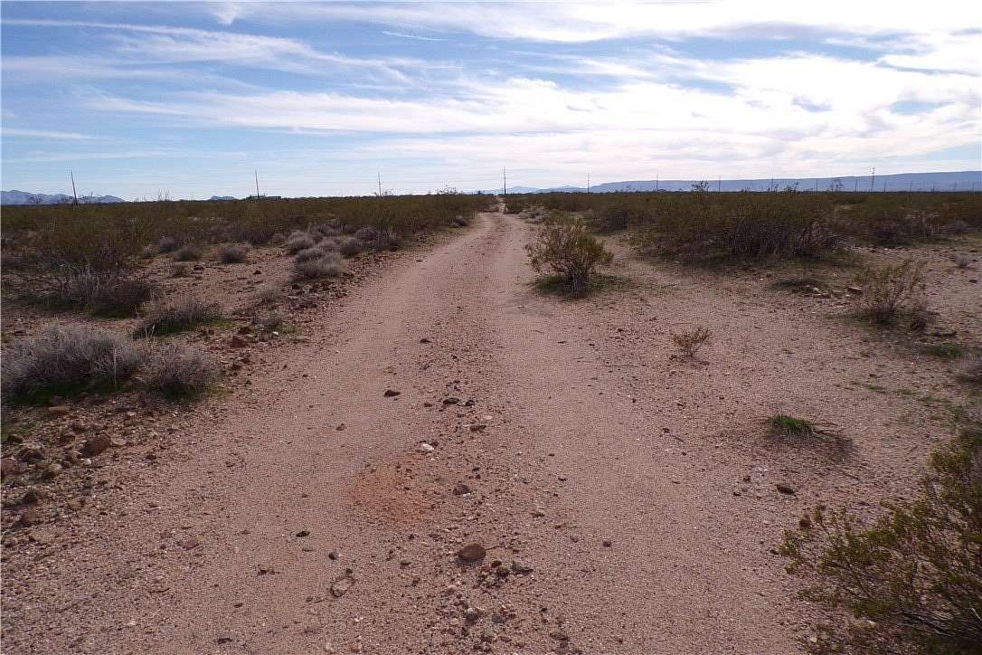 10 Acres of Recreational Land for Sale in Golden Valley, Arizona