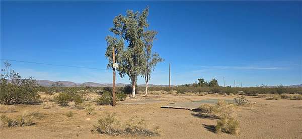 8.19 Acres of Land for Sale in Golden Valley, Arizona
