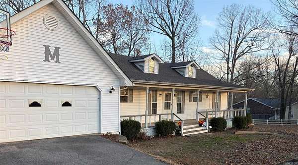 2 Acres of Residential Land with Home for Sale in Paragould, Arkansas