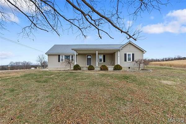 1.69 Acres of Residential Land with Home for Sale in Ste. Genevieve, Missouri