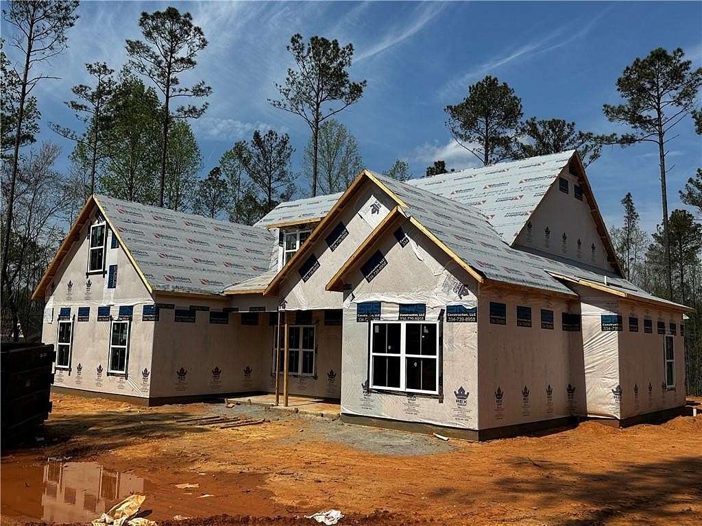 5 Acres of Land with Home for Sale in Salem, Alabama