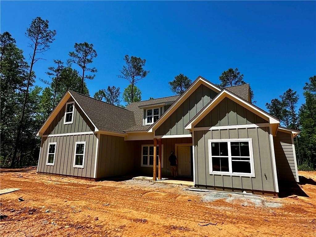 5 Acres of Land with Home for Sale in Salem, Alabama