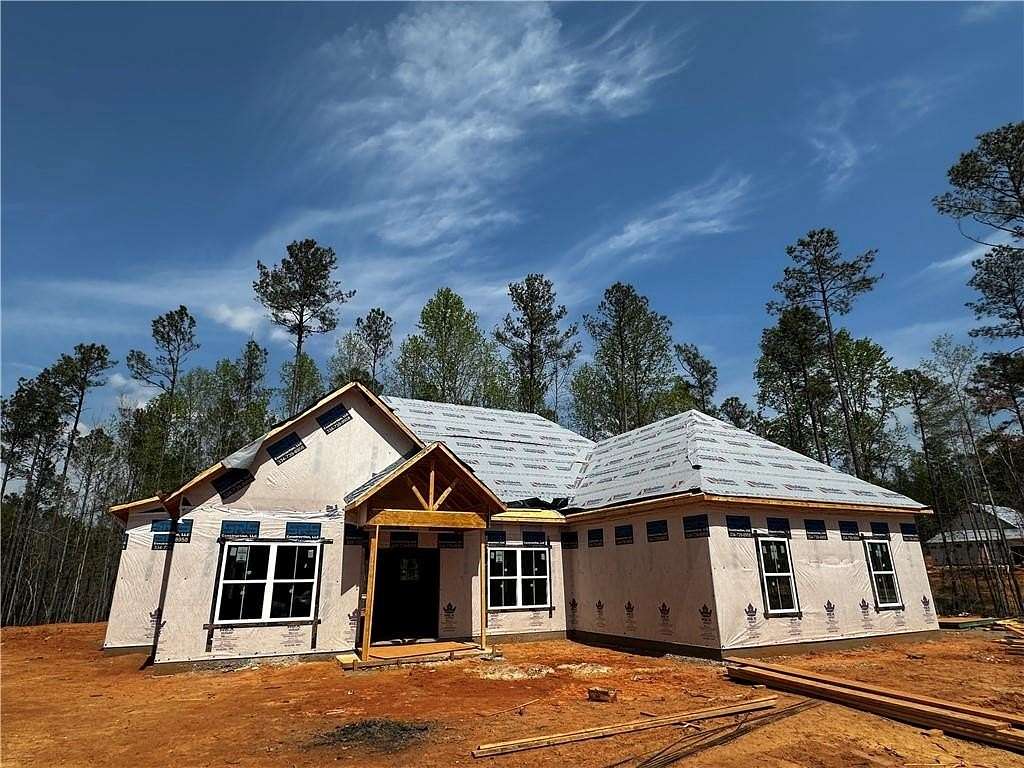 5 Acres of Land with Home for Sale in Salem, Alabama