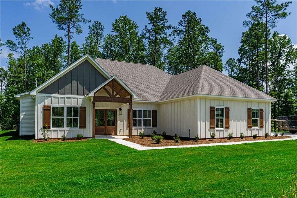 5 Acres of Land with Home for Sale in Salem, Alabama