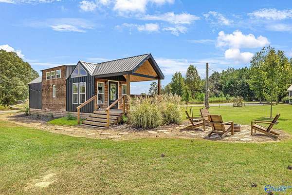 23 Acres of Land with Home for Sale in Boaz, Alabama